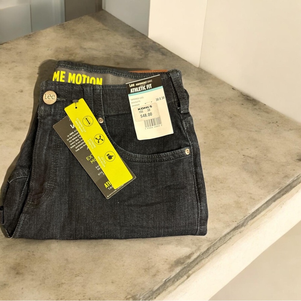NWT Lee Extreme Motion MEN's Athletic Fit JEANS 30X30 Stretch ZANDER